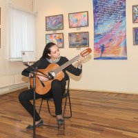 «Небо становится ближе». Закрытие выставки «Мы все из звёздной глубины…»