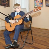 «Небо становится ближе». Закрытие выставки «Мы все из звёздной глубины…»