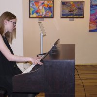 «Небо становится ближе». Закрытие выставки «Мы все из звёздной глубины…»